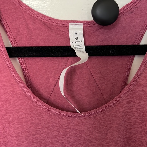 NWOT Lululemon essential tank pleated - Picture 8 of 10